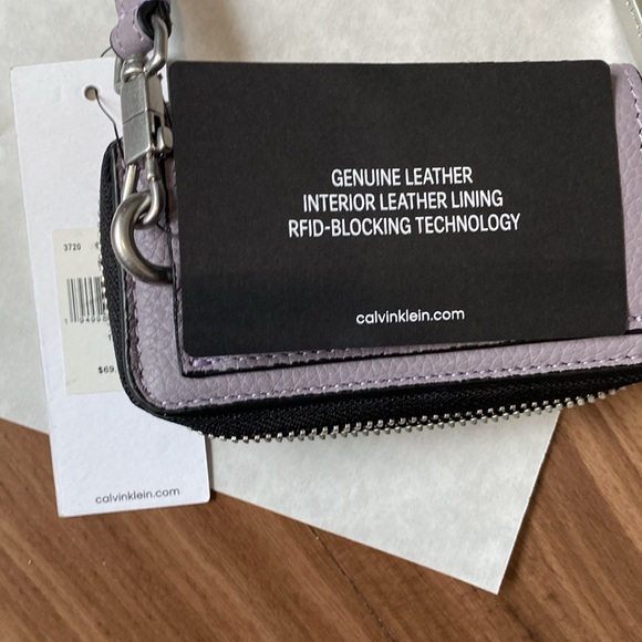 BNWT Calvin Klein Lanyard/ Coin Purse - Light Purple/Lavander - Picture 7 of 10